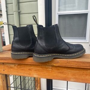 2976 WOMEN'S LEATHER CHELSEA BOOTS